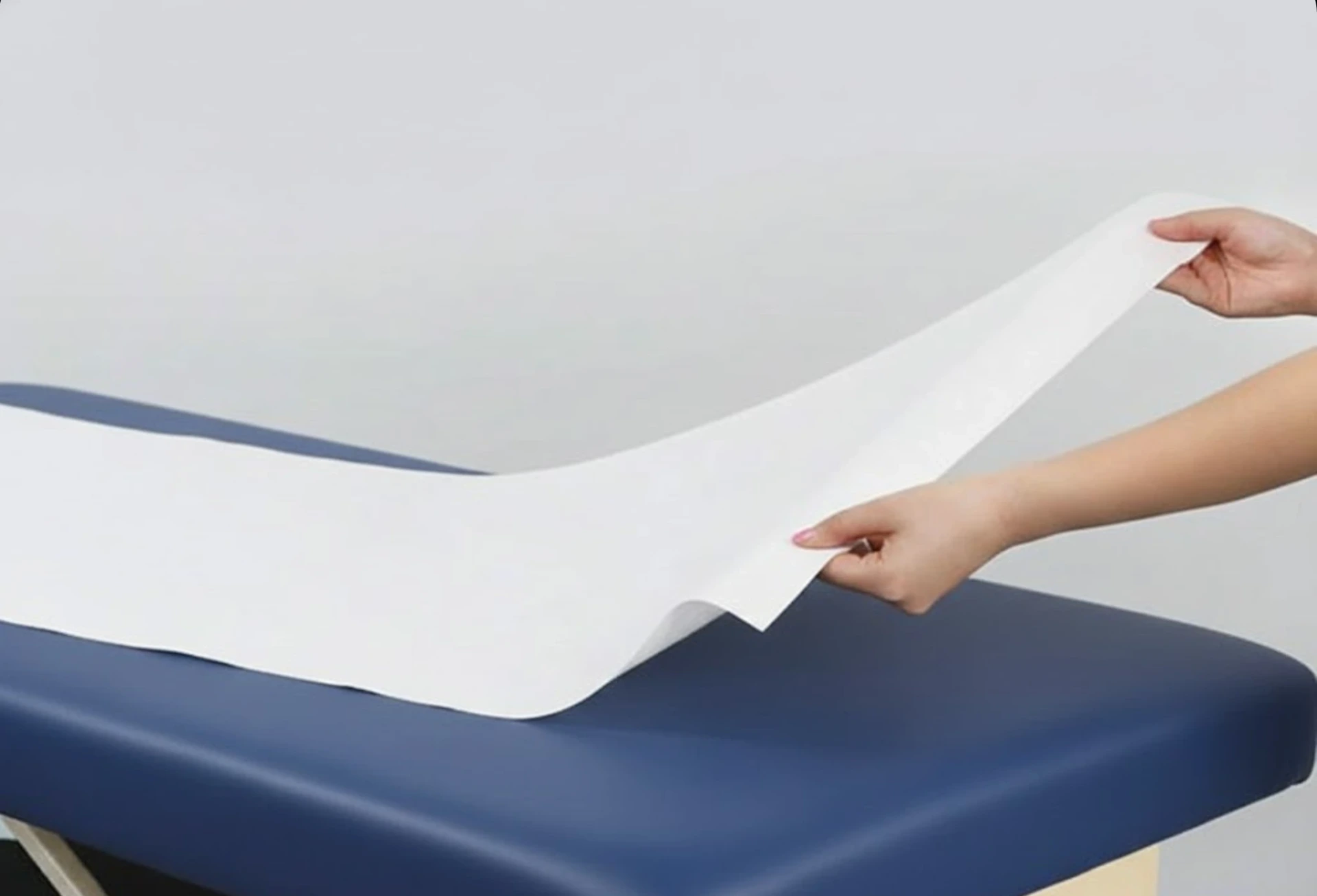 [VGFP-TW27-12P] Premium, 21 Inch x 225 Ft Smooth Table Paper (Pack of 12)